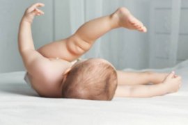 新生儿能服用维生素ad吗（新生儿能不能吃维生素ad滴剂）