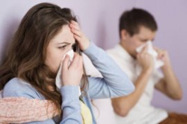 大人晚上头出汗是什么原因（成人晚上睡觉头部出汗是什么原因