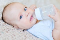 新生儿缺锌缺钙表现出什么症状（新生婴儿缺锌