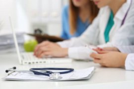 子宫内膜薄是什么原因造成（子宫薄是什么原因