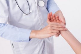 为什么鼻炎晚上会加重
